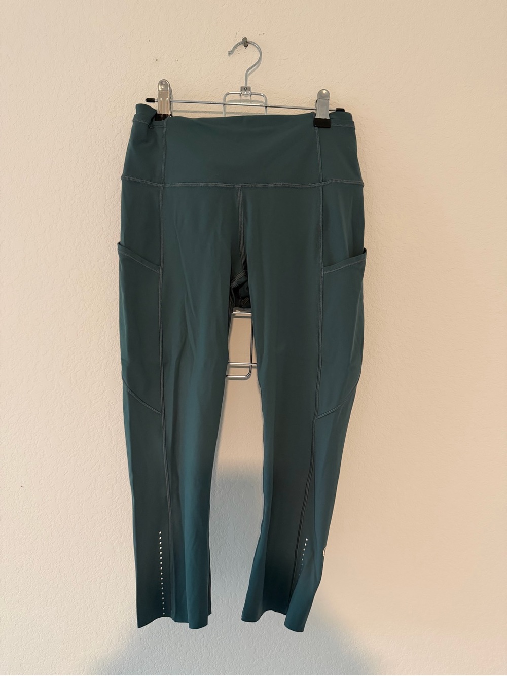 lululemon athletica Teal Green Capris with Side Pockets
